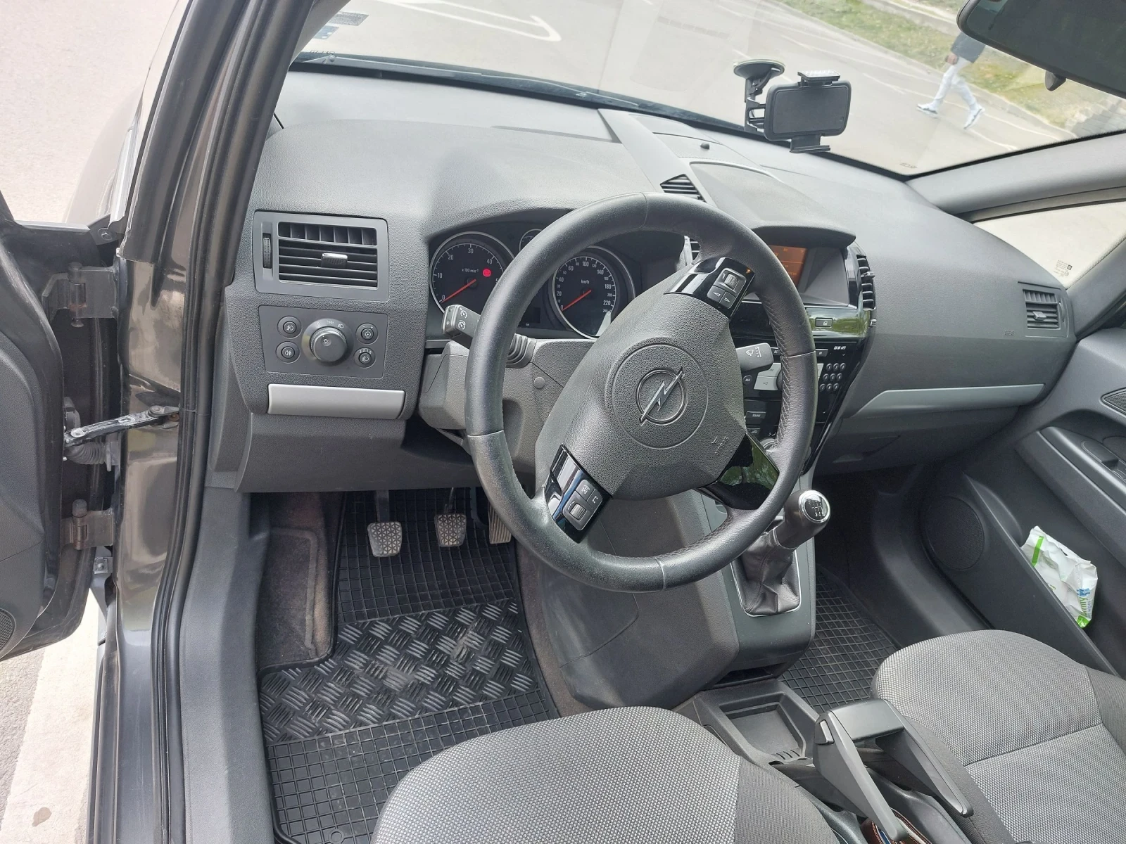 Opel Zafira  - изображение 8