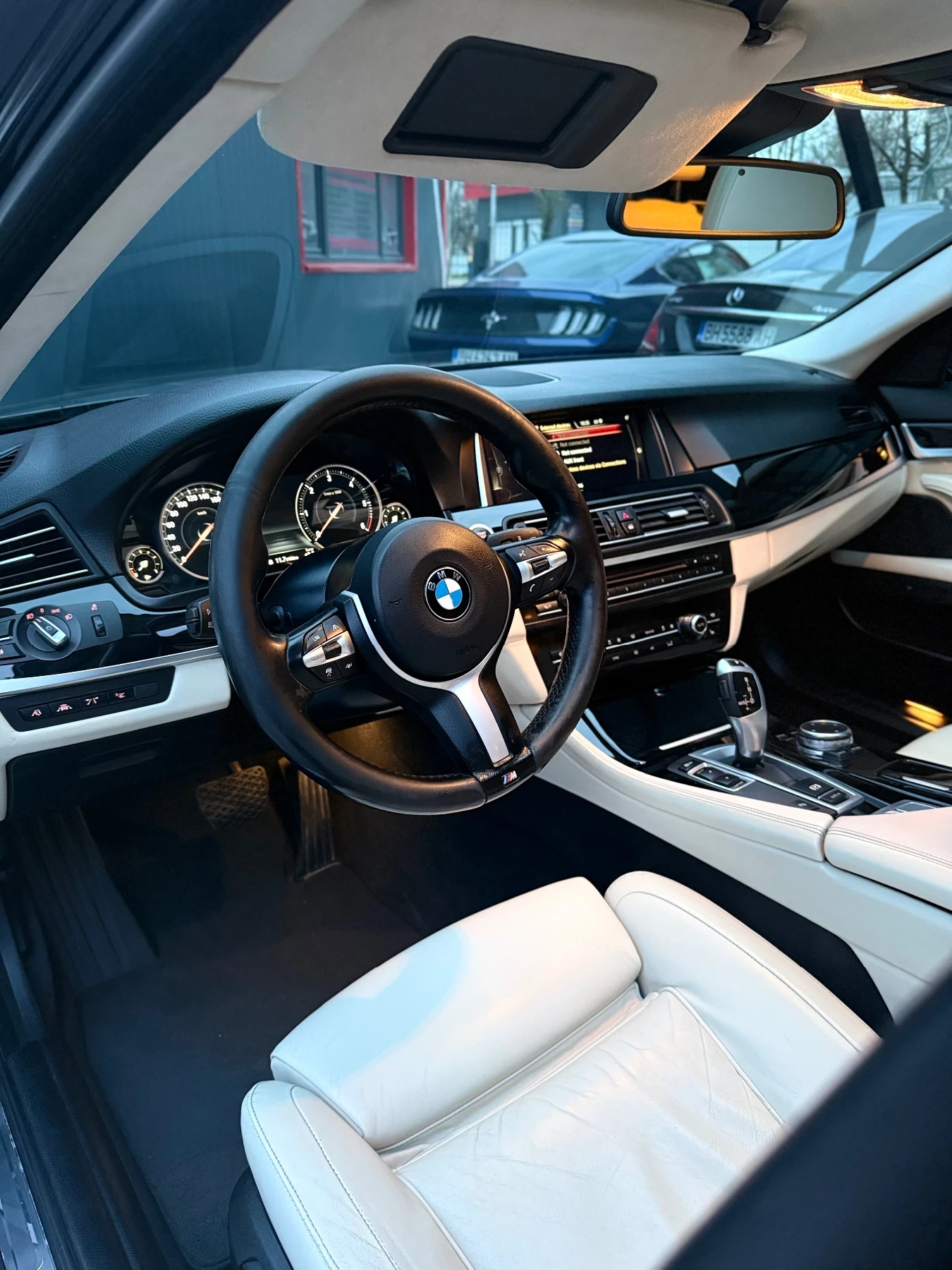 BMW 535 d | M-Sport | Pano | Digital | Facelift | LED | , снимка 13 - Автомобили и джипове - 53906998