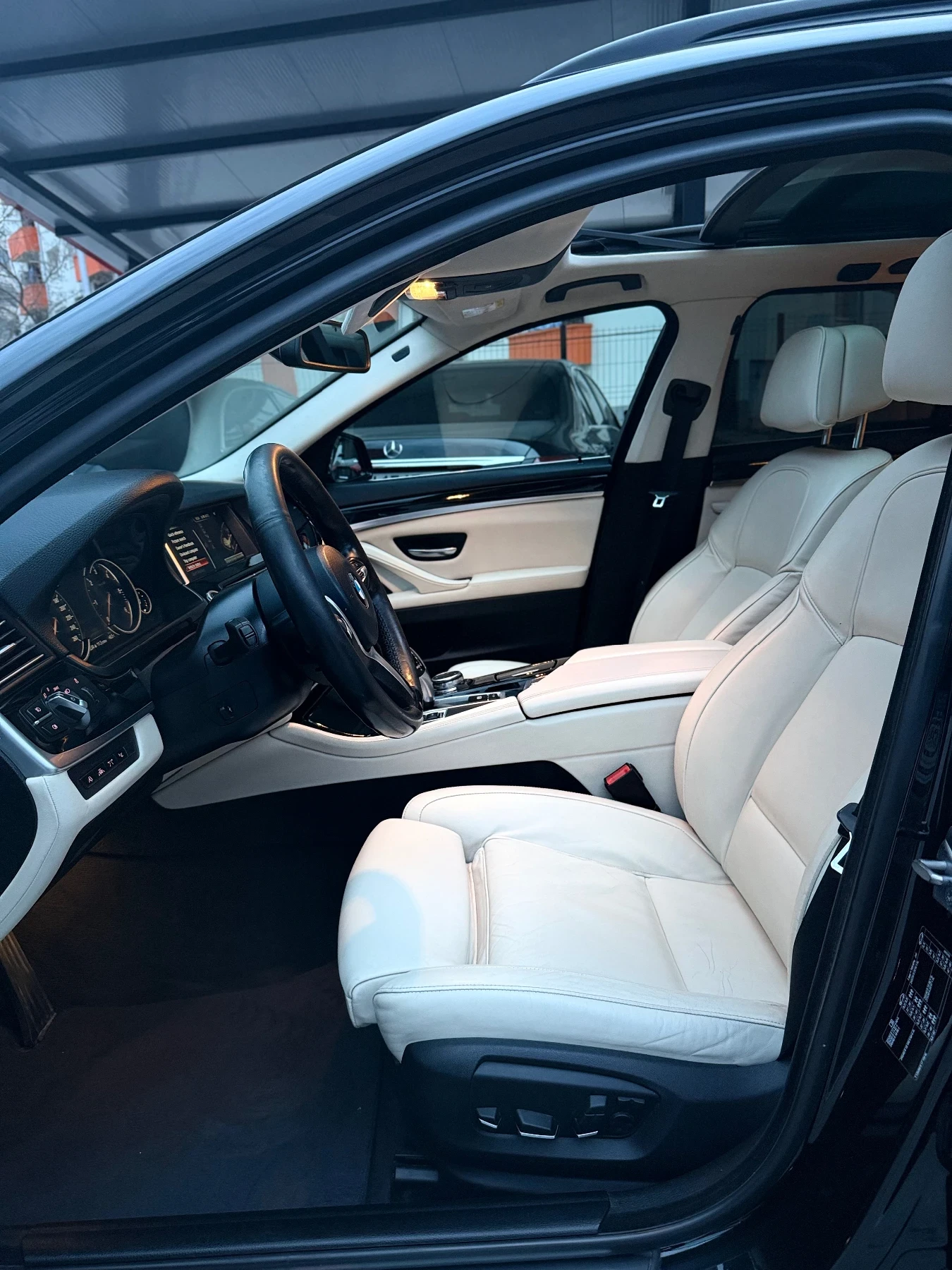 BMW 535 d | M-Sport | Pano | Digital | Facelift | LED | , снимка 12 - Автомобили и джипове - 53906998