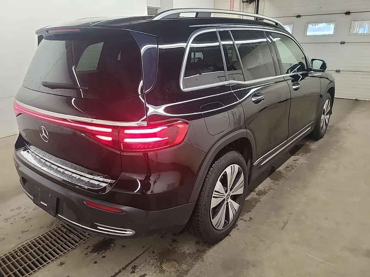 Mercedes-Benz EQB * 250+  * 2 КЛЮЧА * ПОДГРЕВИ * КАМЕРА, снимка 4 - Автомобили и джипове - 54084431