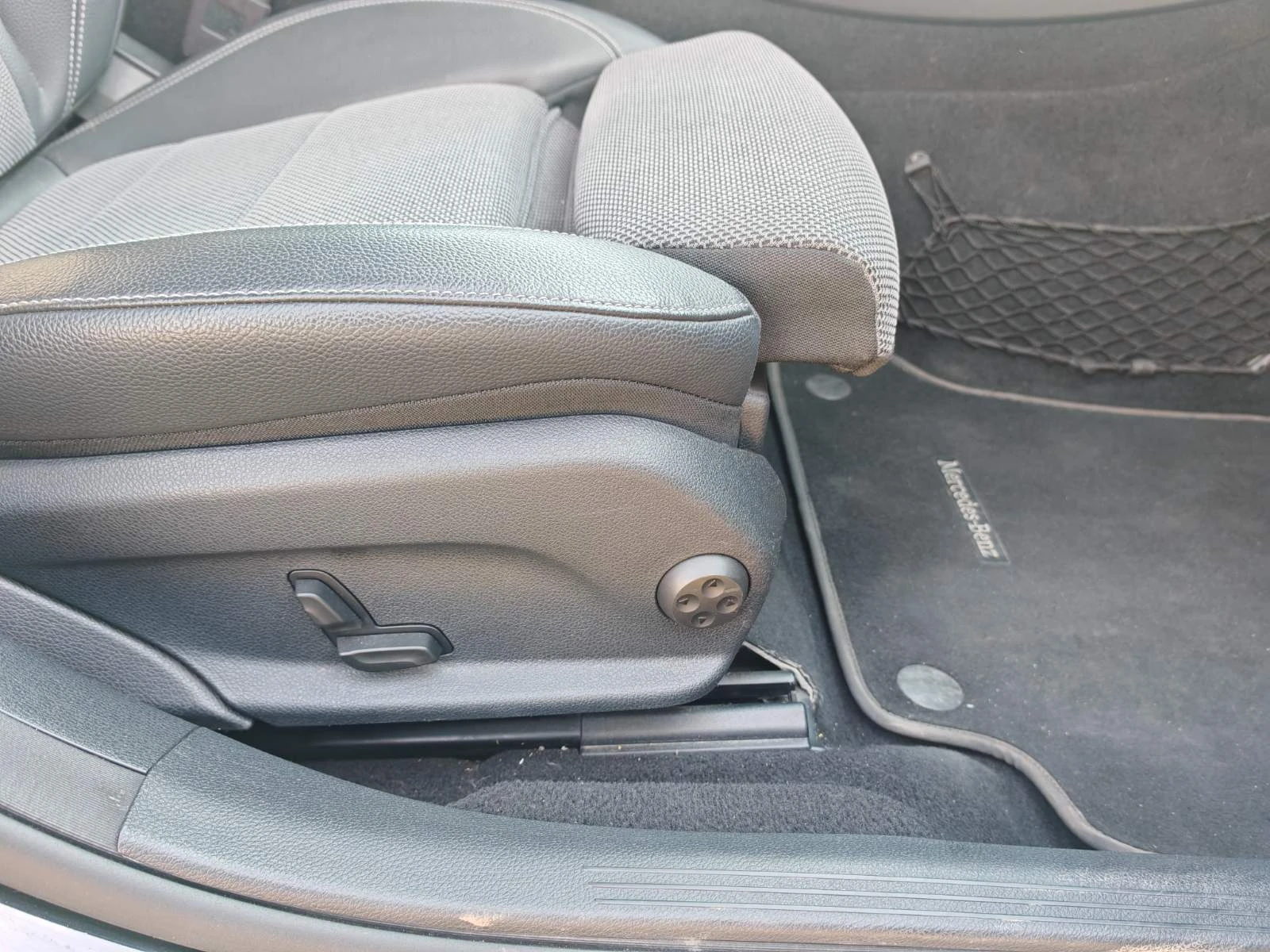 Mercedes-Benz E 220 - 3900Евро за получаване, 2.0D 4MATIC 9G-TRONIC, снимка 14 - Автомобили и джипове - 54368865