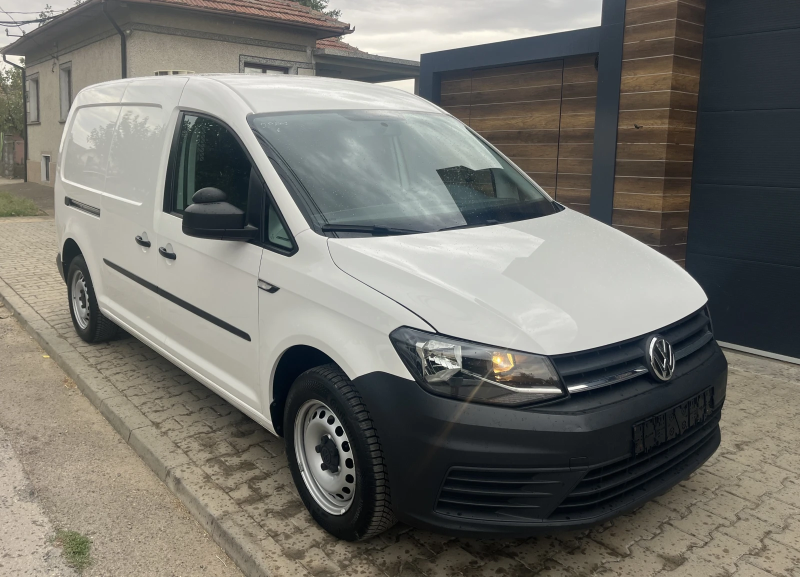 VW Caddy MAXI-2.0TDI 102кс DSG 