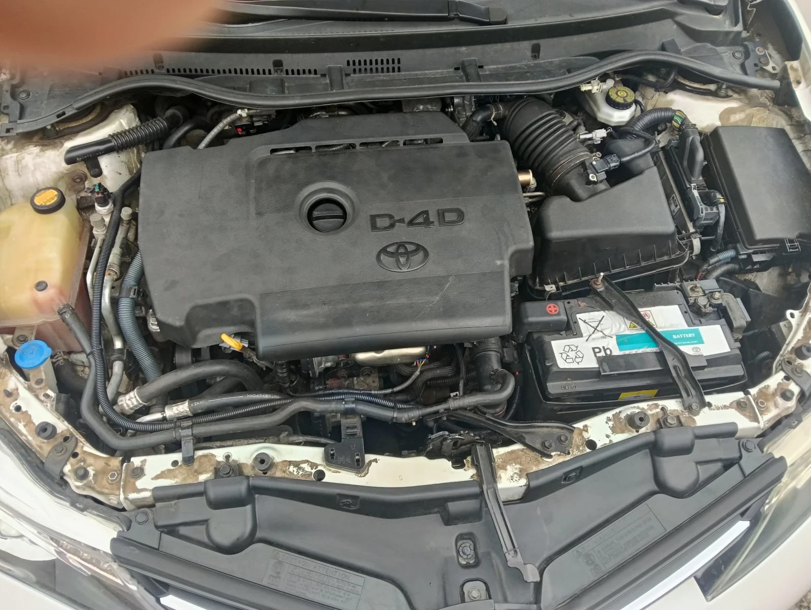 Toyota Auris 2.0 D4D 124кс, снимка 17 - Автомобили и джипове - 54580319
