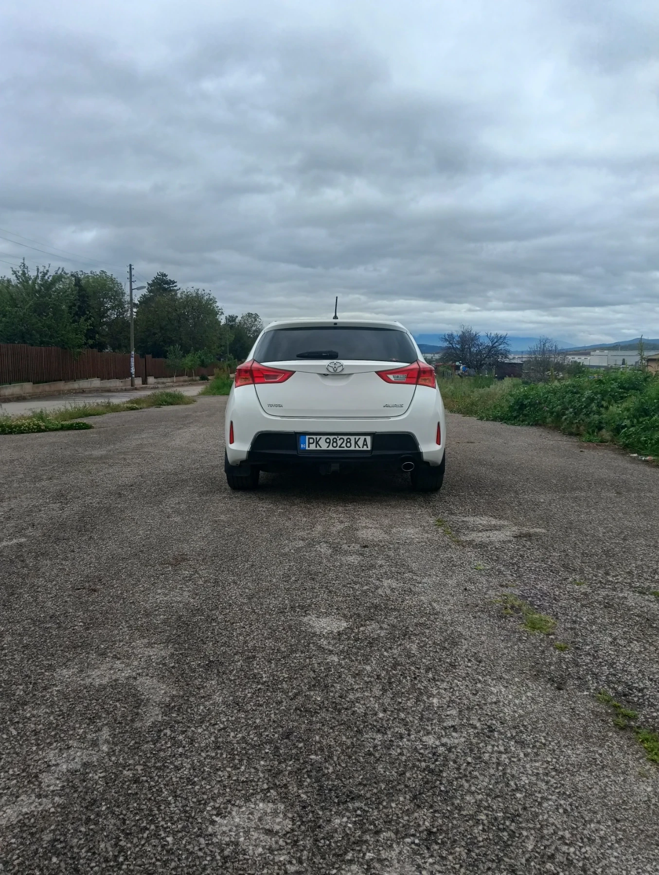 Toyota Auris 2.0 D4D 124кс, снимка 3 - Автомобили и джипове - 54580319