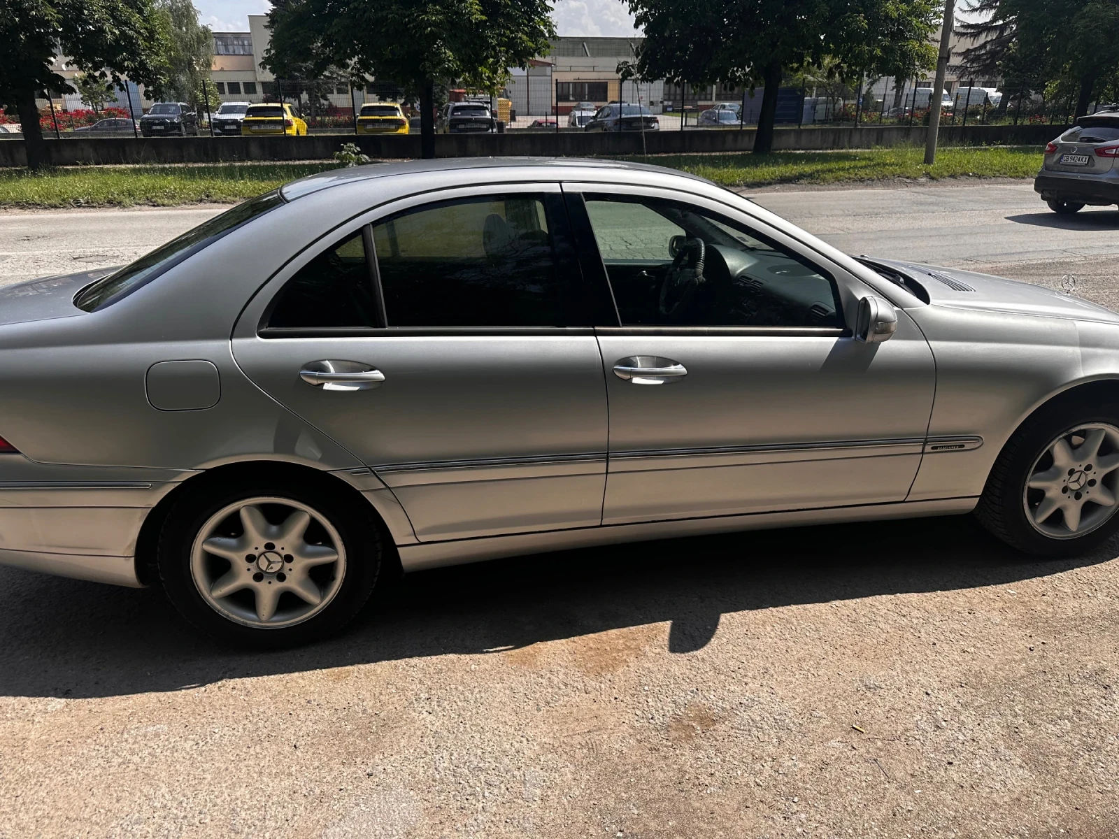 Mercedes-Benz C 220, снимка 3 - Автомобили и джипове - 54798975