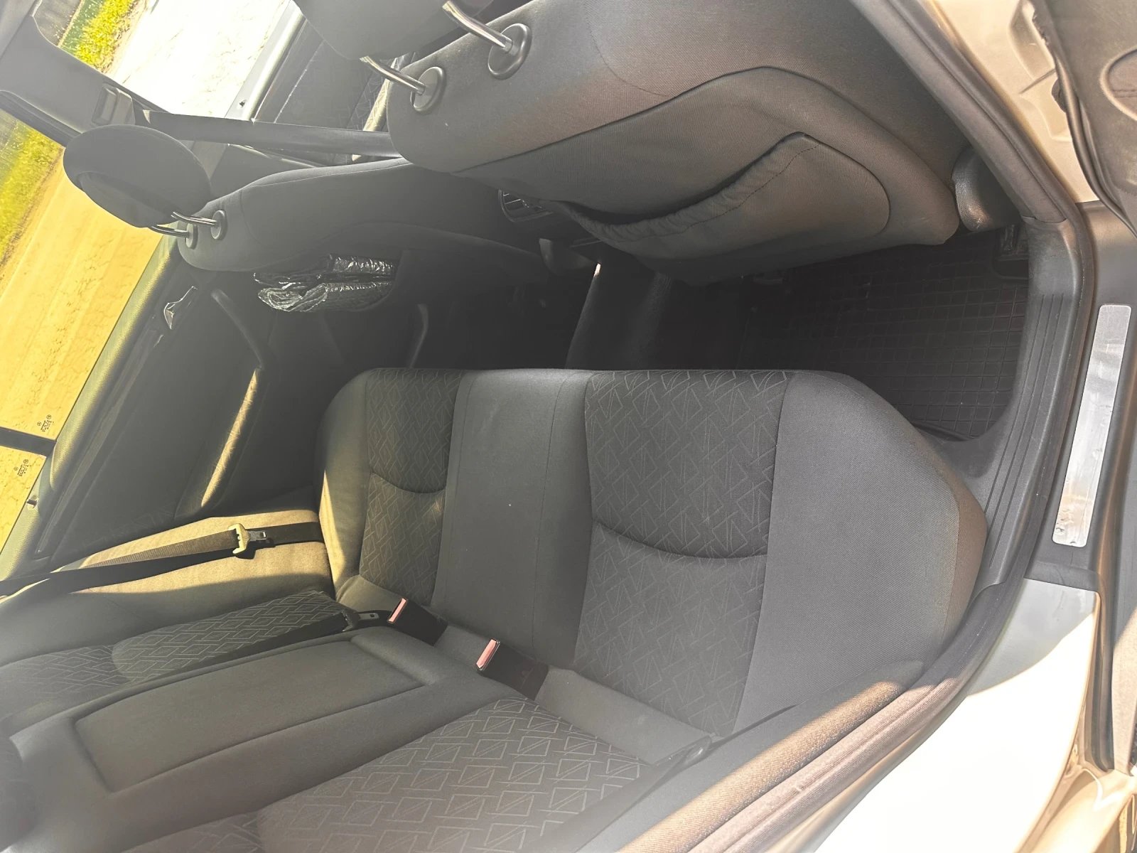 Mercedes-Benz C 220, снимка 6 - Автомобили и джипове - 54798975