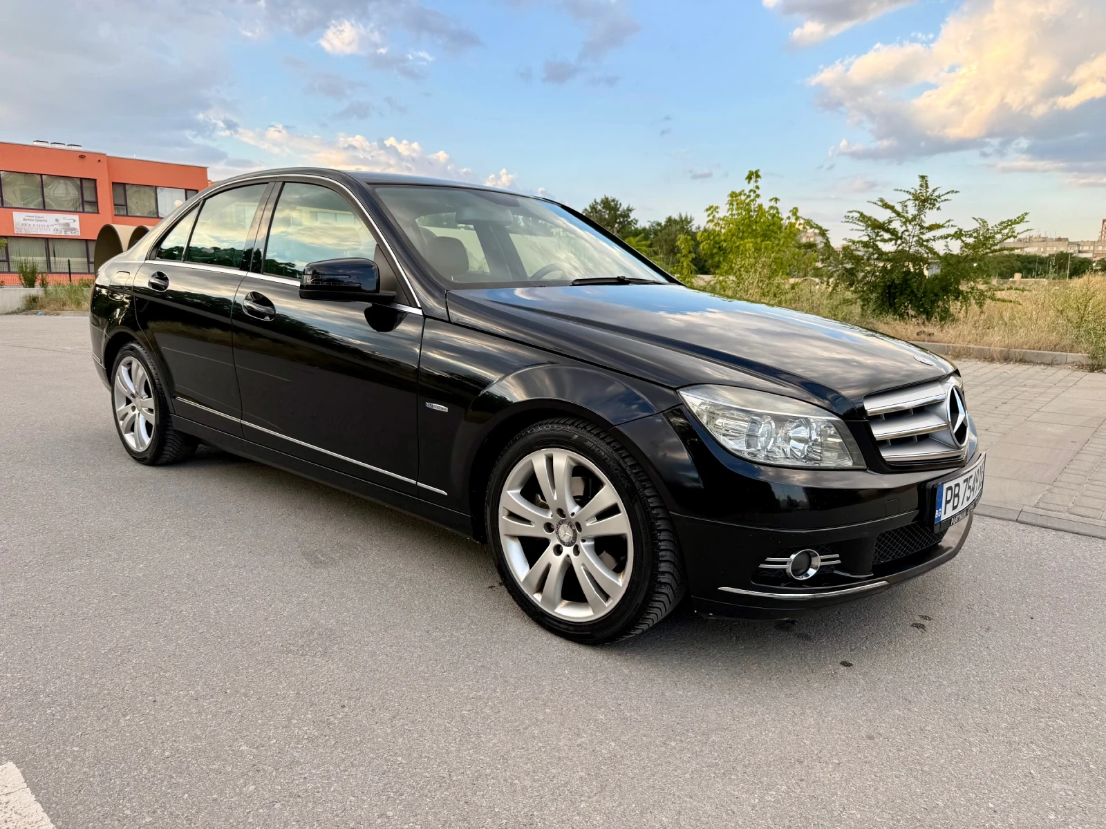 Mercedes-Benz C 200 Avantgarde Automatic, снимка 2 - Автомобили и джипове - 55052895