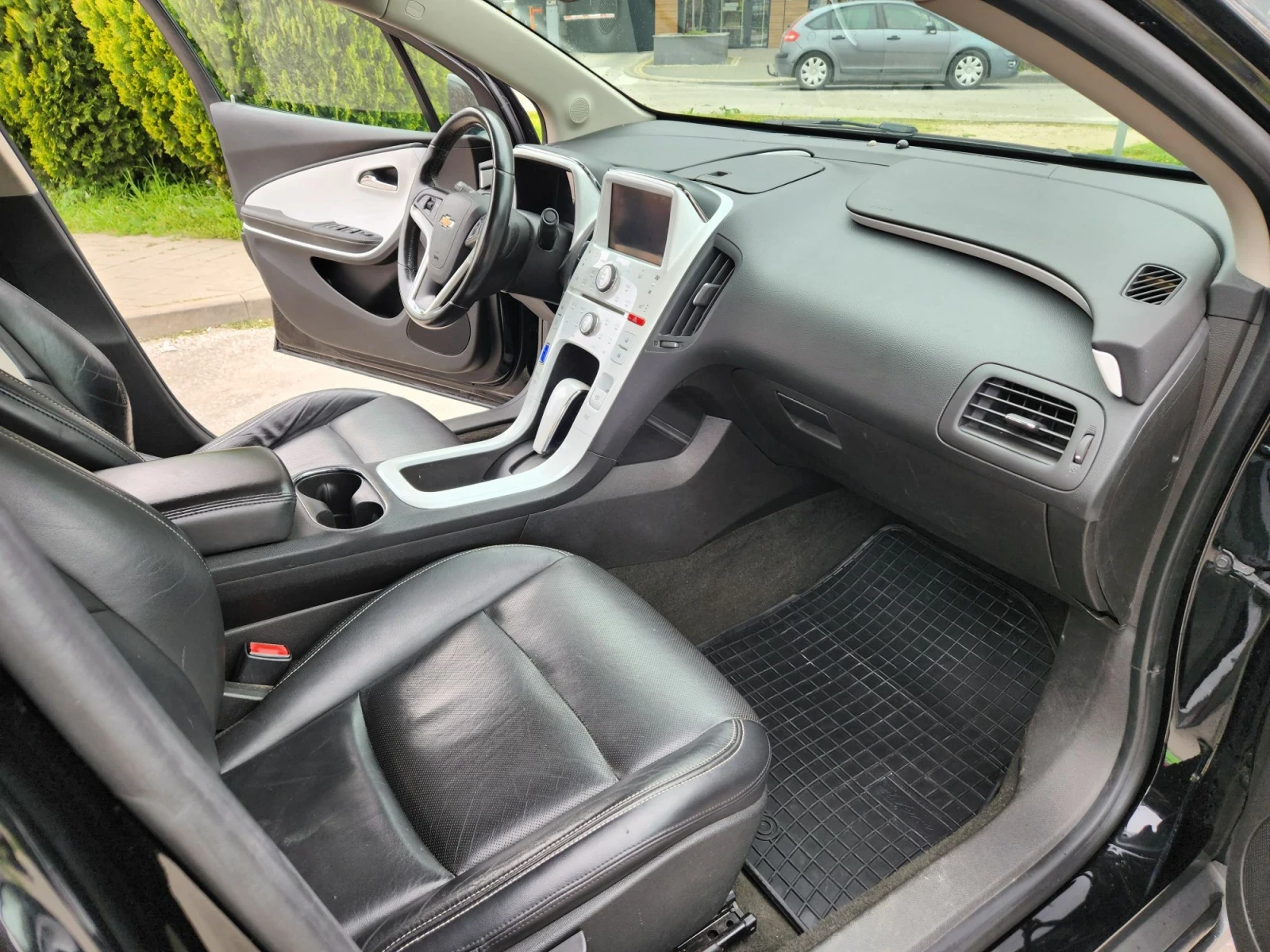 Chevrolet Volt, снимка 12 - Автомобили и джипове - 56402905