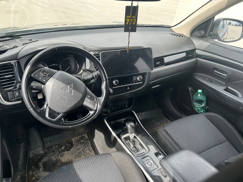 Mitsubishi Outlander 2020 г. 2, 4, 7 местен, снимка 10 - Автомобили и джипове - 52620677