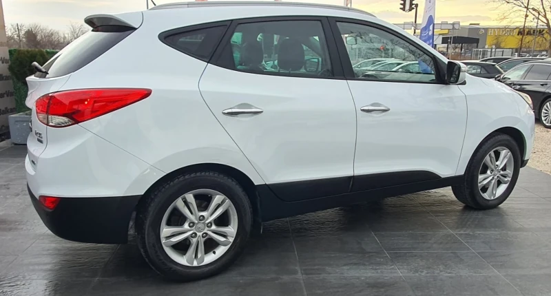 Hyundai IX35 2.0 CRDI 4WD COMFORT, снимка 6 - Автомобили и джипове - 53236828