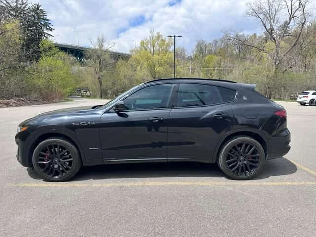Maserati Levante * S GranSport * CARFAX * ОБДУХВАНЕ * ВАКУУМ * , снимка 2 - Автомобили и джипове - 54545639