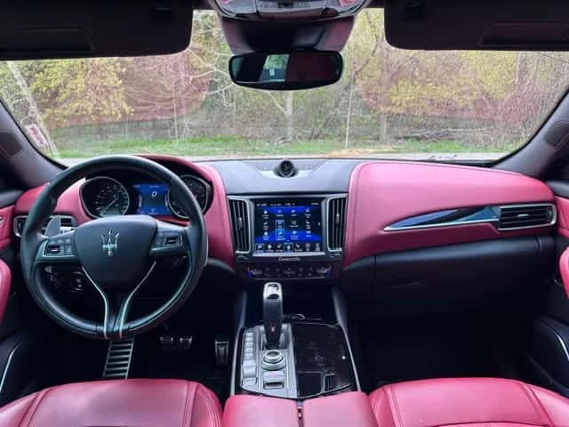 Maserati Levante * S GranSport * CARFAX * ОБДУХВАНЕ * ВАКУУМ * , снимка 9 - Автомобили и джипове - 54545639