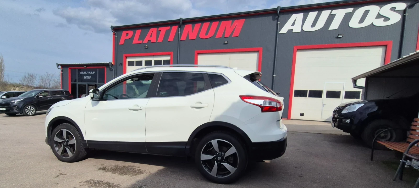 Nissan Qashqai 1.5DCI/360KAMERA/NAVI/PANORAMA/6  SKOROSTI , снимка 4 - Автомобили и джипове - 54016548