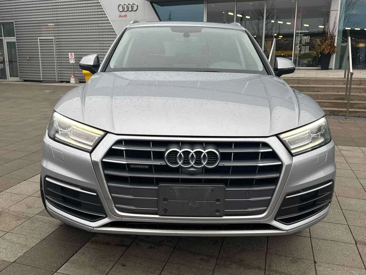 Audi Q5 Progressiv/ПАНОРАМА/ПРЕДСТАВИТЕЛСТВО НА AUDI, снимка 2 - Автомобили и джипове - 54084324