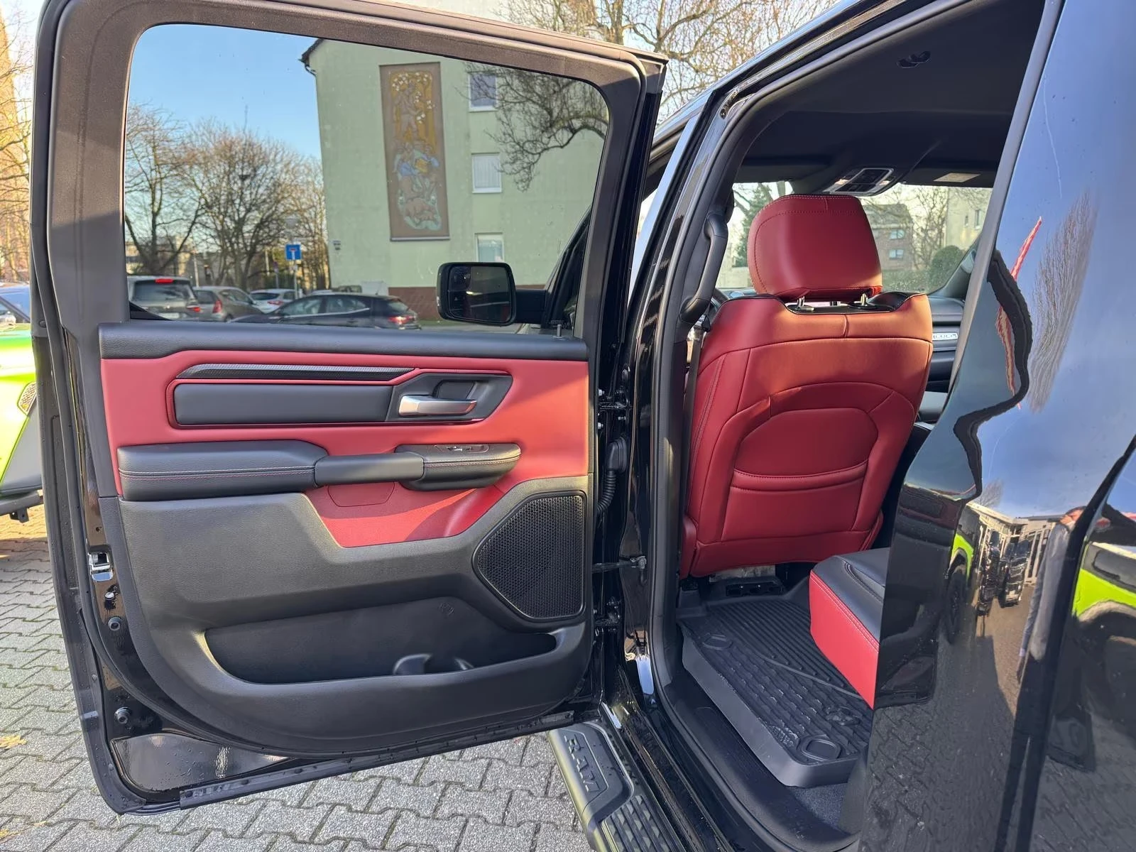 Dodge RAM 1500 3.0/REBEL/NIGHT/CREW CAB/KEYLESS/CAMERA/, снимка 16 - Автомобили и джипове - 54235521