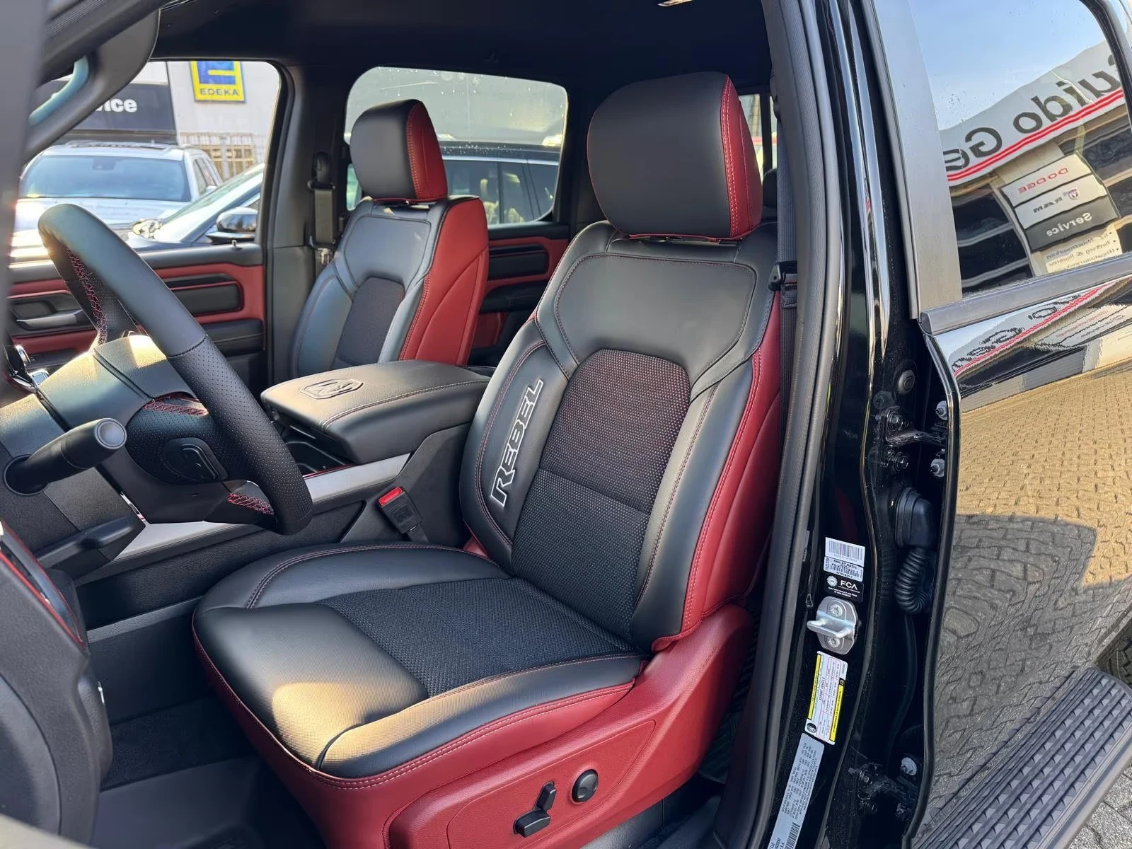 Dodge RAM 1500 3.0/REBEL/NIGHT/CREW CAB/KEYLESS/CAMERA/, снимка 10 - Автомобили и джипове - 54235521