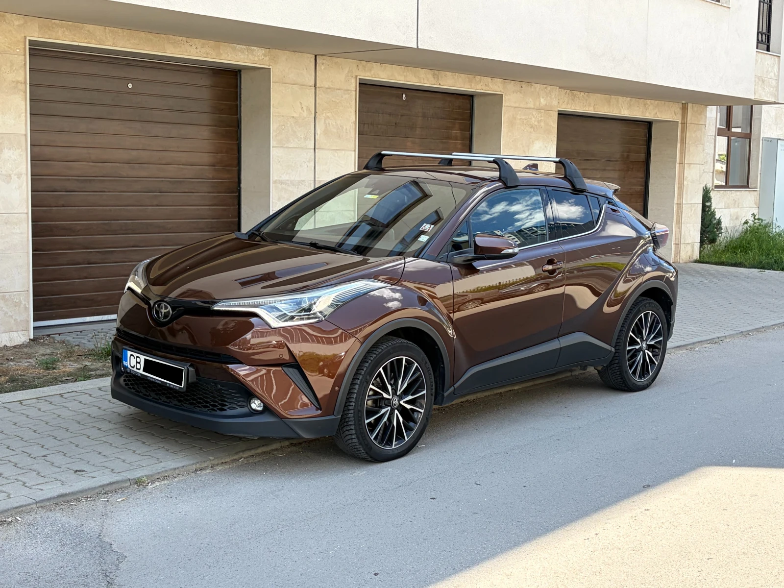 Toyota C-HR 1.2 AWD Classy- в Гаранция