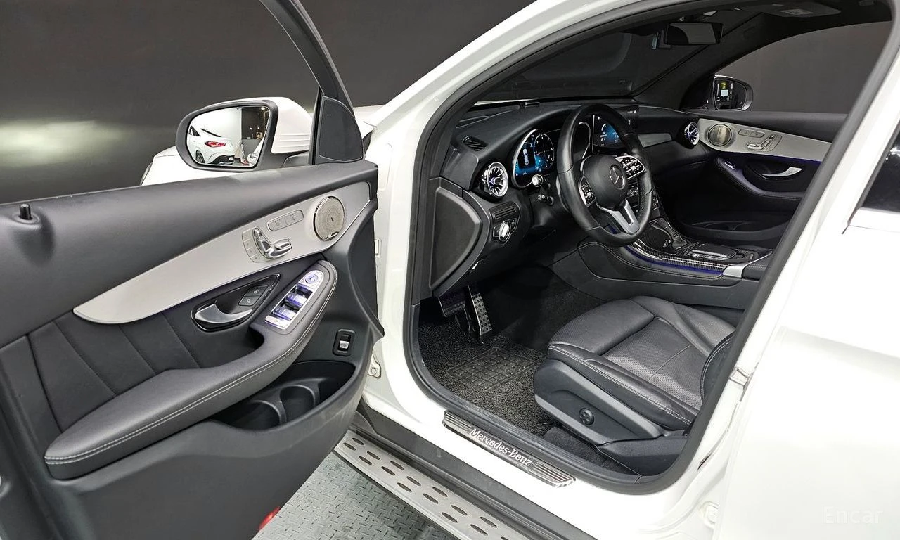 Mercedes-Benz GLC 220 4MATIC* ОБДУХВАНЕ* ПОДГРЕВ* BURMESTER, снимка 3 - Автомобили и джипове - 54833358
