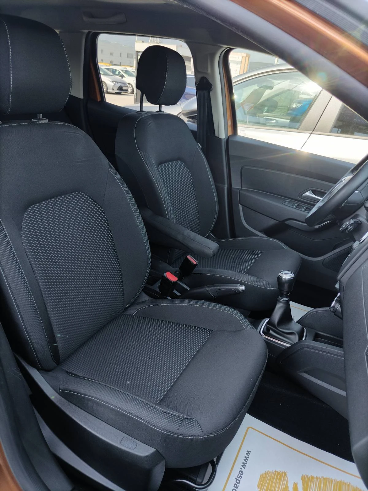 Dacia Duster 1.6SCe/115к.с., снимка 17 - Автомобили и джипове - 55120489