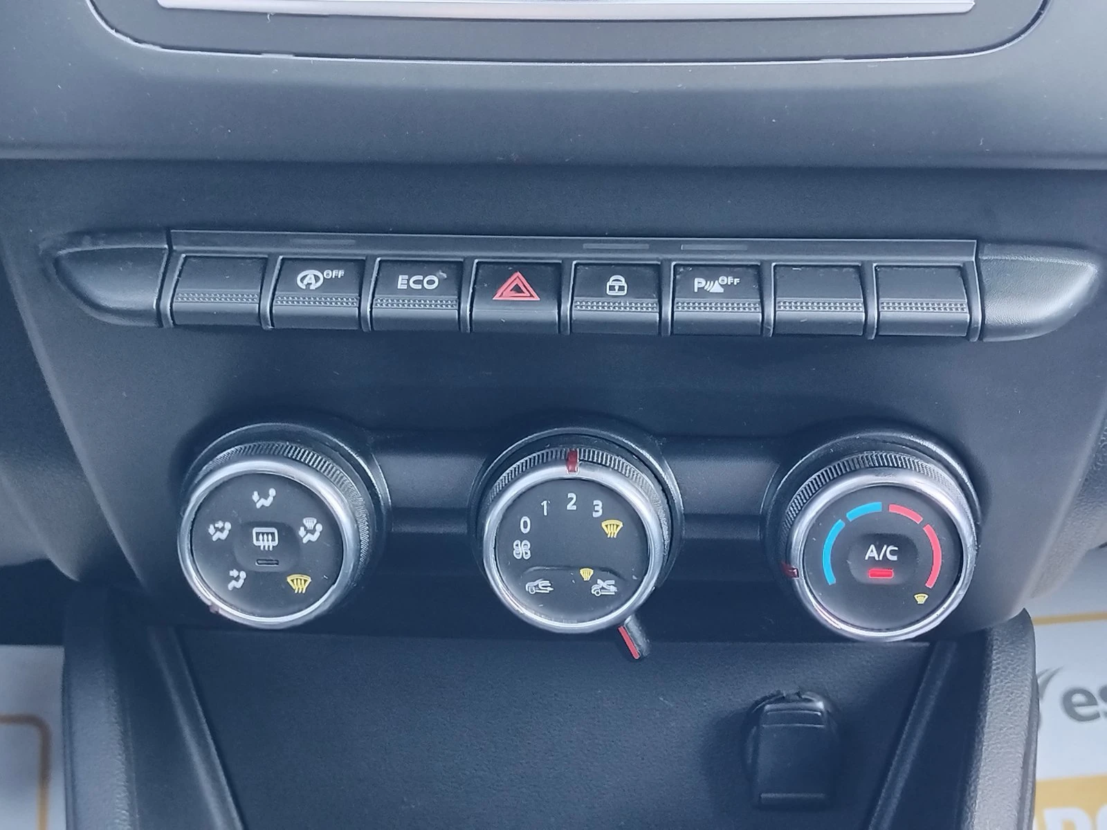 Dacia Duster 1.6SCe/115к.с., снимка 15 - Автомобили и джипове - 55120489