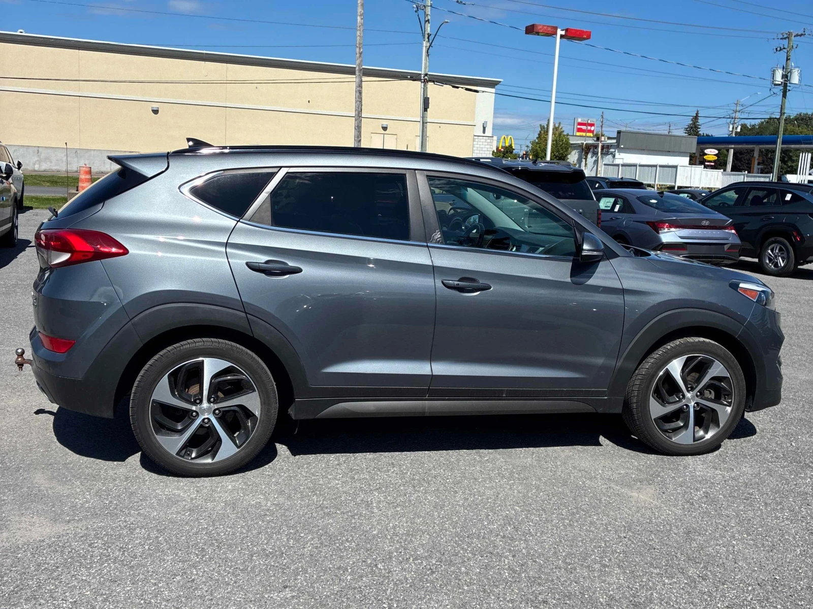 Hyundai Tucson Limited /CARFAX/КЛИП/КОЖА/ОТ ПРЕДСТАВИТЕЛСТВО/, снимка 3 - Автомобили и джипове - 55922898