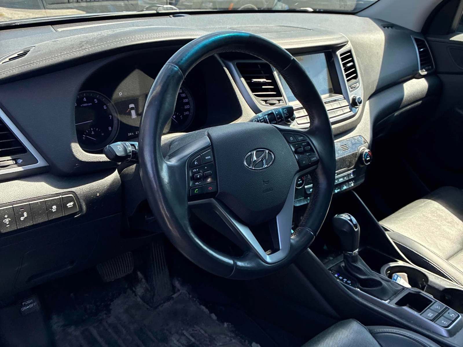 Hyundai Tucson Limited /CARFAX/КЛИП/КОЖА/ОТ ПРЕДСТАВИТЕЛСТВО/, снимка 5 - Автомобили и джипове - 55922898