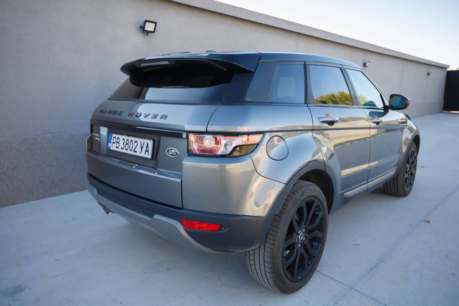 Land Rover Evoque 2.2td4 Black, снимка 6 - Автомобили и джипове - 56395778