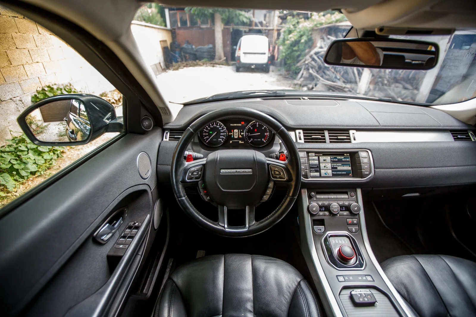 Land Rover Evoque 2.2td4 Black, снимка 9 - Автомобили и джипове - 56395778