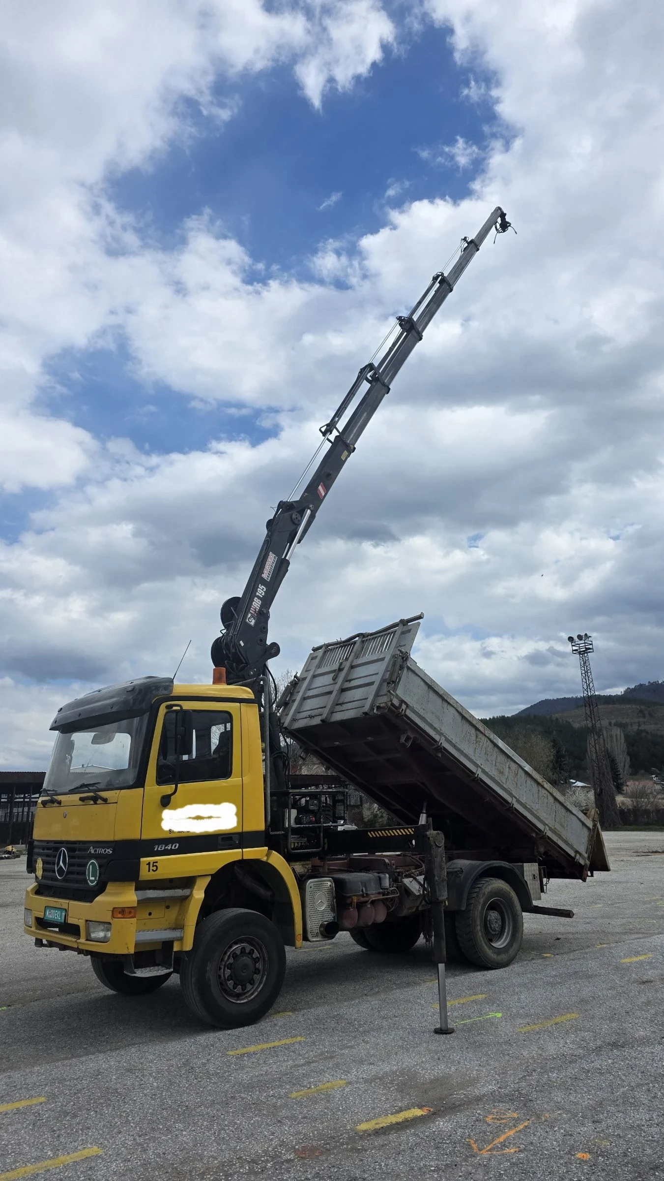 Mercedes-Benz Actros 18 40 4Х4 КРАН HIAB 195-5, снимка 2 - Камиони - 54149582