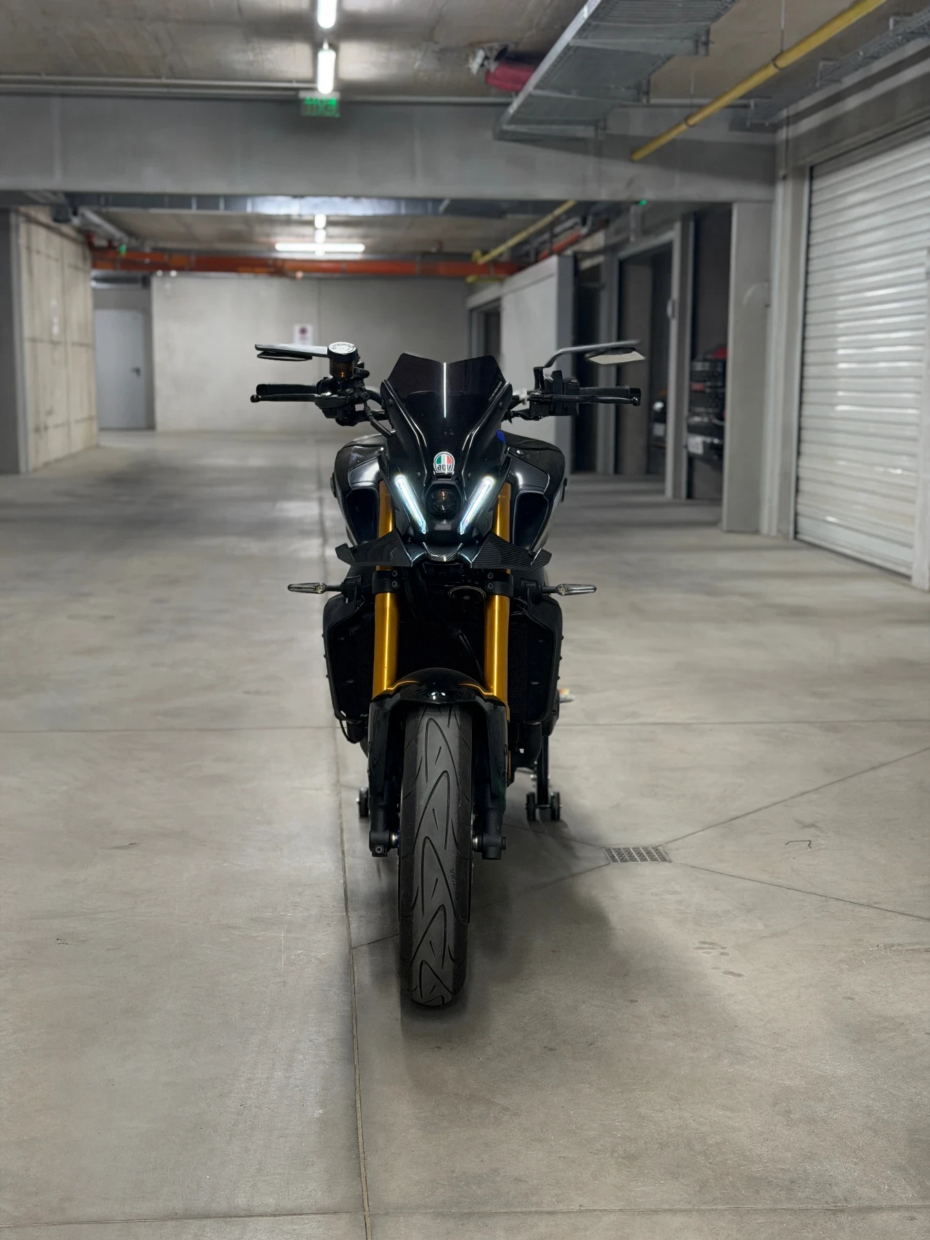 Yamaha Mt-09 SP / BLACK WIDOW / НОВИ ГУМИ / ОБСЛУЖЕН, снимка 3 - Мотоциклети и мототехника - 56078861
