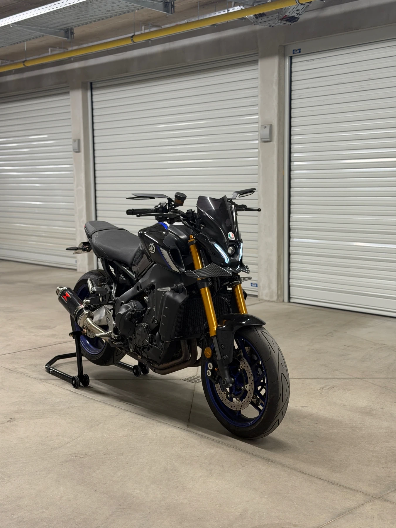 Yamaha Mt-09 SP / BLACK WIDOW / НОВИ ГУМИ / ОБСЛУЖЕН, снимка 2 - Мотоциклети и мототехника - 56078861