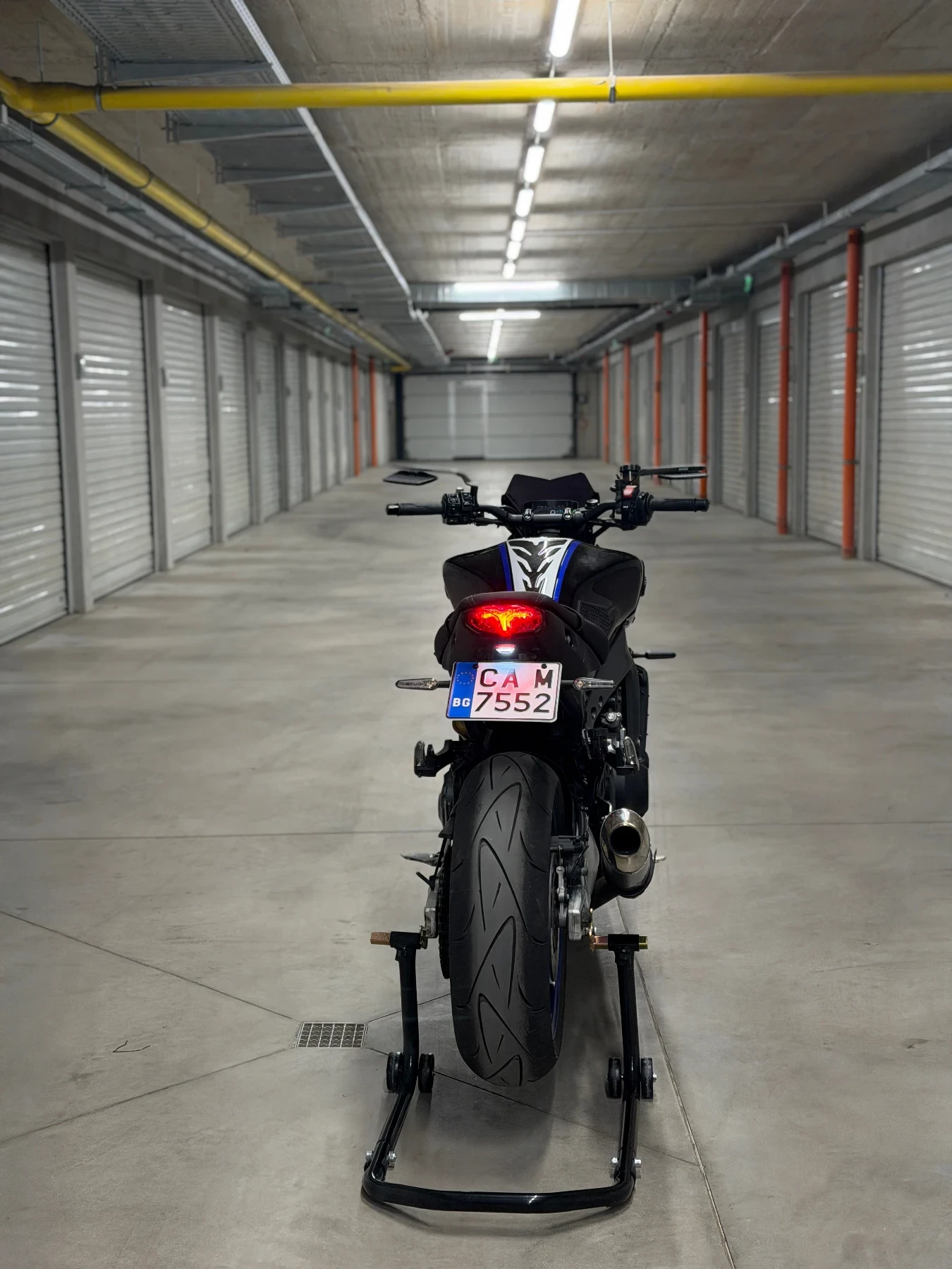 Yamaha Mt-09 SP / BLACK WIDOW / НОВИ ГУМИ / ОБСЛУЖЕН, снимка 6 - Мотоциклети и мототехника - 56078861