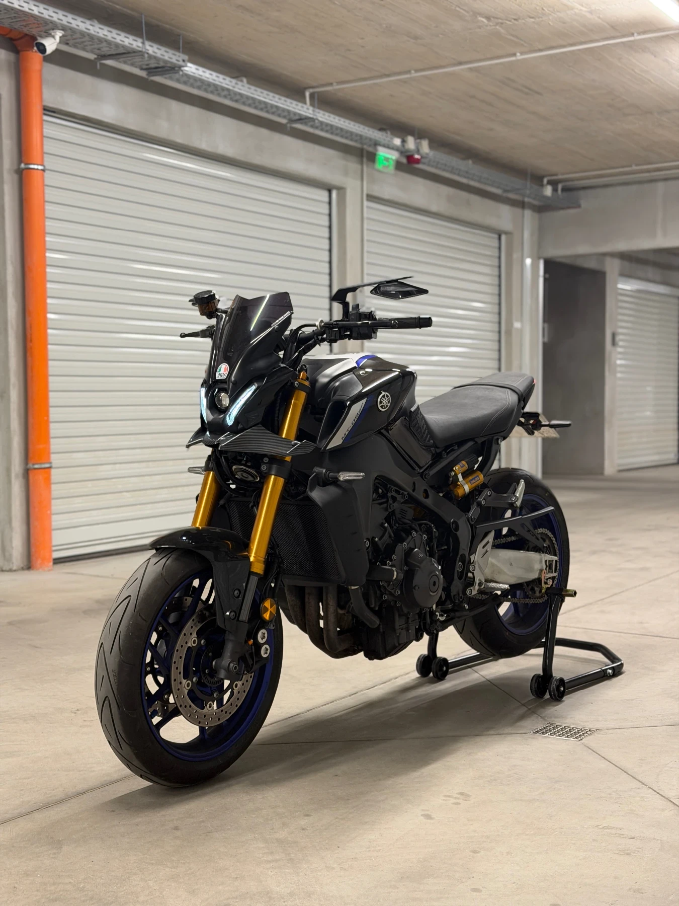 Yamaha Mt-09 SP / BLACK WIDOW / НОВИ ГУМИ / ОБСЛУЖЕН