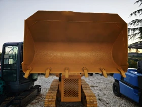 Багер Komatsu  ПЕРФЕКТЕН , снимка 8