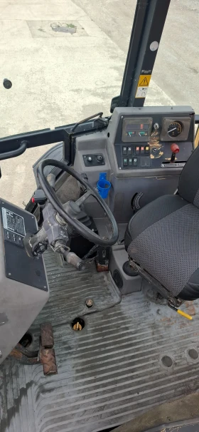 Багер New Holland Ford 675D, снимка 7