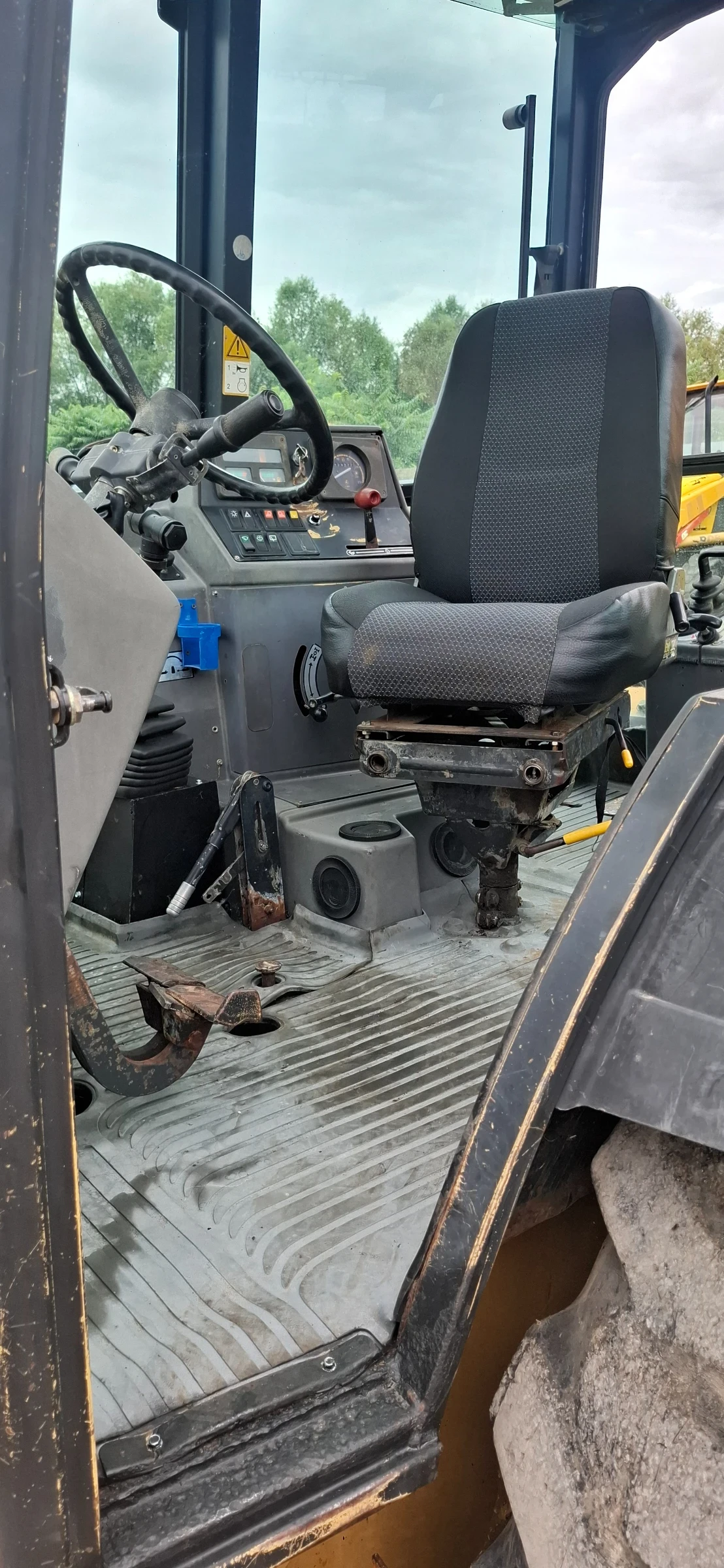 Багер New Holland Ford 675D, снимка 6 - Индустриална техника - 55138850