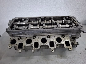 Обурудвана цилиндрова глава комплект с болтове За Vw Touran 2011 2.0 tdi 140 Comon-rail.  03L103373J, снимка 1