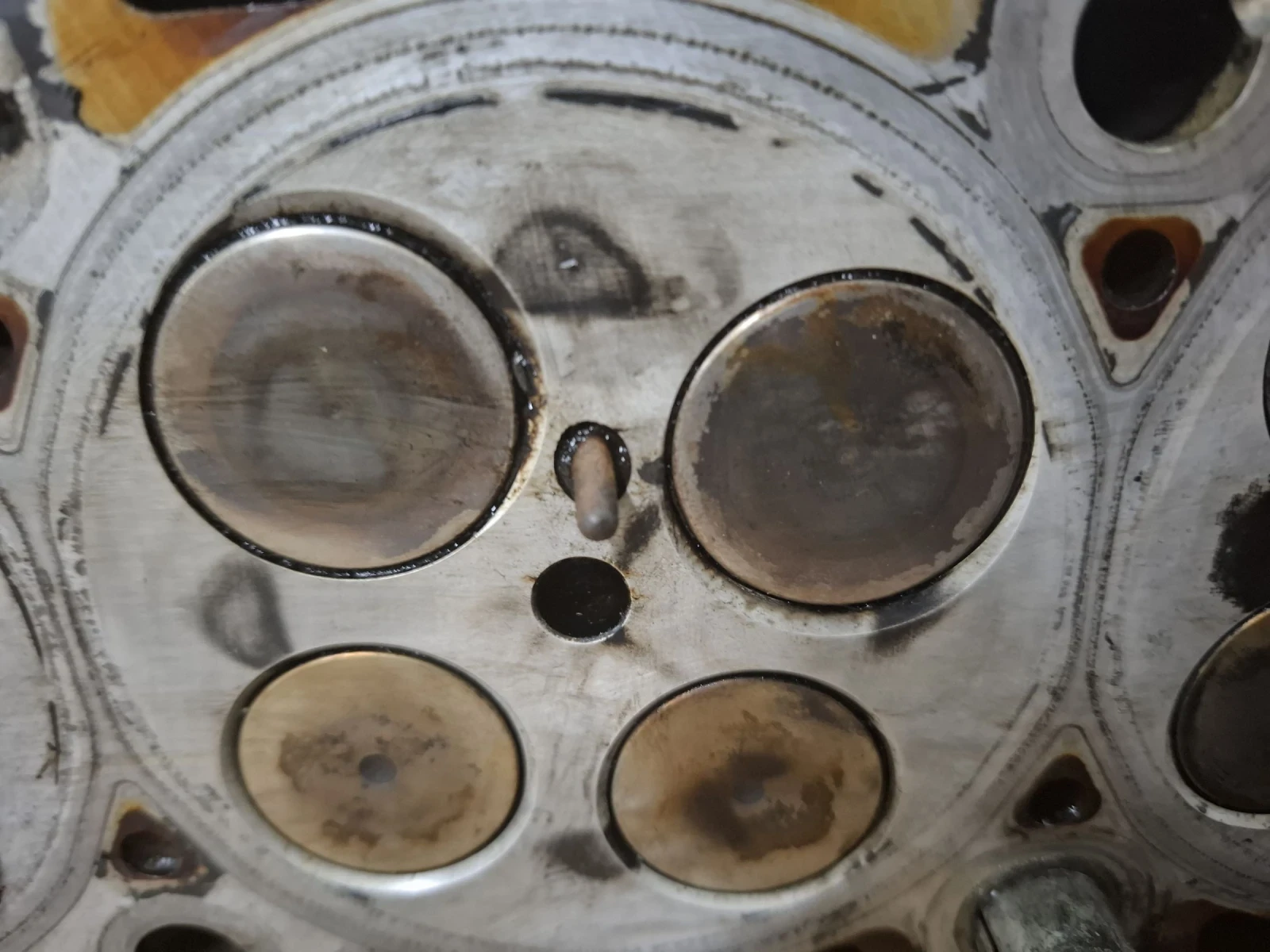        Vw Touran 2011 2.0 tdi 140 Comon-rail.  03L103373J | Mobile.bg   17