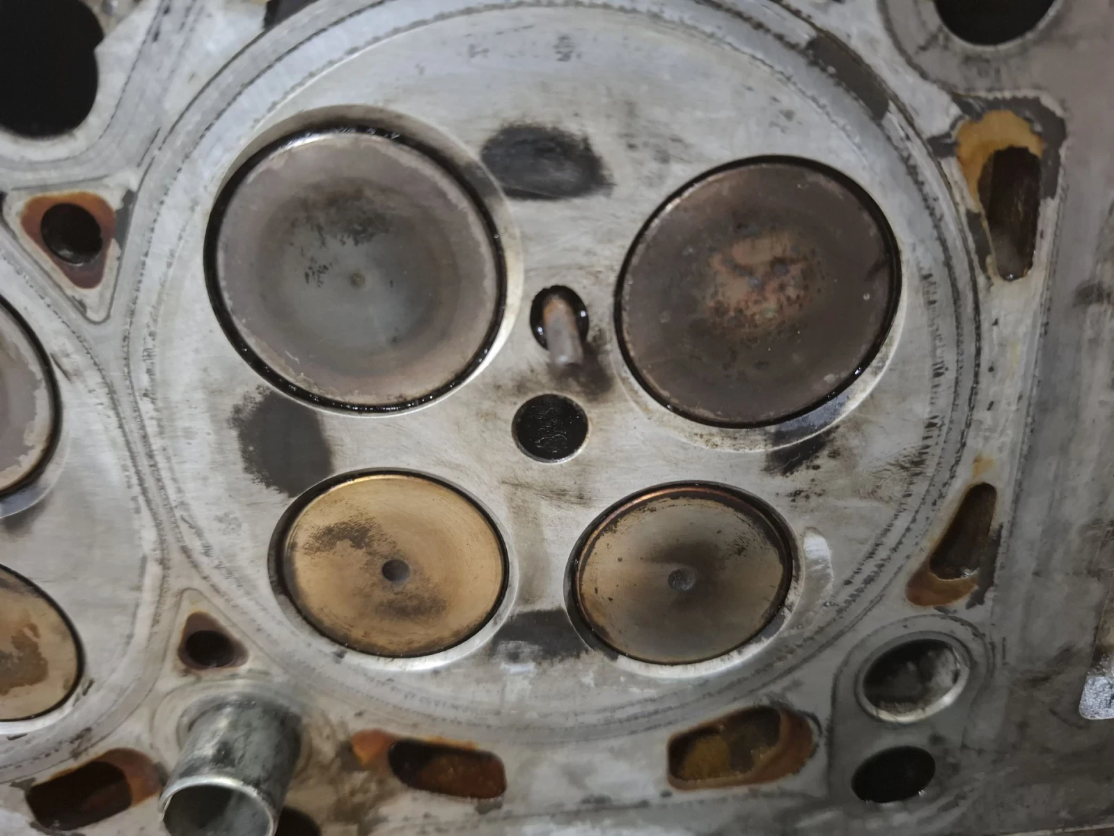        Vw Touran 2011 2.0 tdi 140 Comon-rail.  03L103373J | Mobile.bg   16