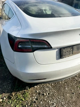 Tesla Model 3 стандарт рейндж 302, снимка 2