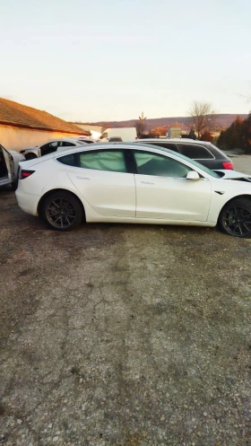 Tesla Model 3 стандарт рейндж 302, снимка 5