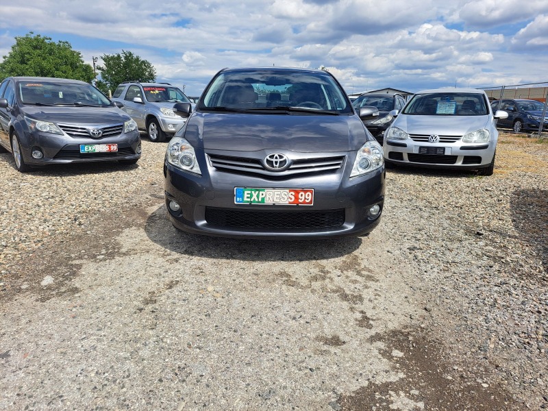 Toyota Auris 1.6i, снимка 16 - Автомобили и джипове - 45556284