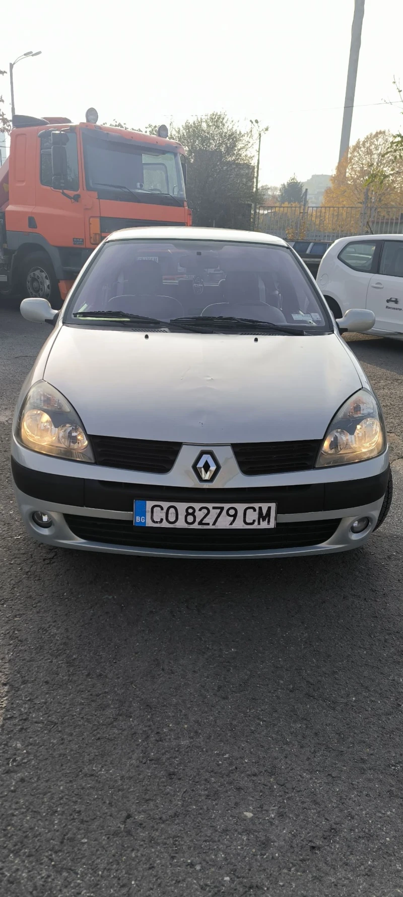 Renault Clio 1.5 dci 82hp, снимка 4 - Автомобили и джипове - 47918831