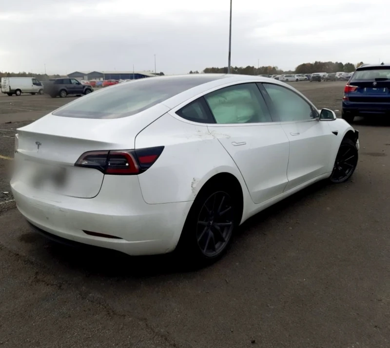 Tesla Model 3 стандарт рейндж 302, снимка 13 - Автомобили и джипове - 48485411