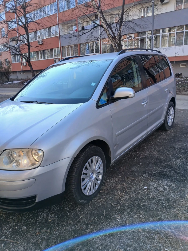 VW Touran, снимка 4 - Автомобили и джипове - 49302310