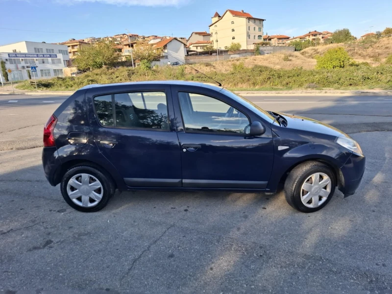 Dacia Sandero 1.2 16V ГГаэ Бенэин, снимка 4 - Автомобили и джипове - 49500940