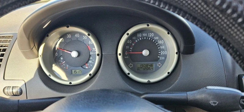 VW Polo, снимка 16 - Автомобили и джипове - 52297135