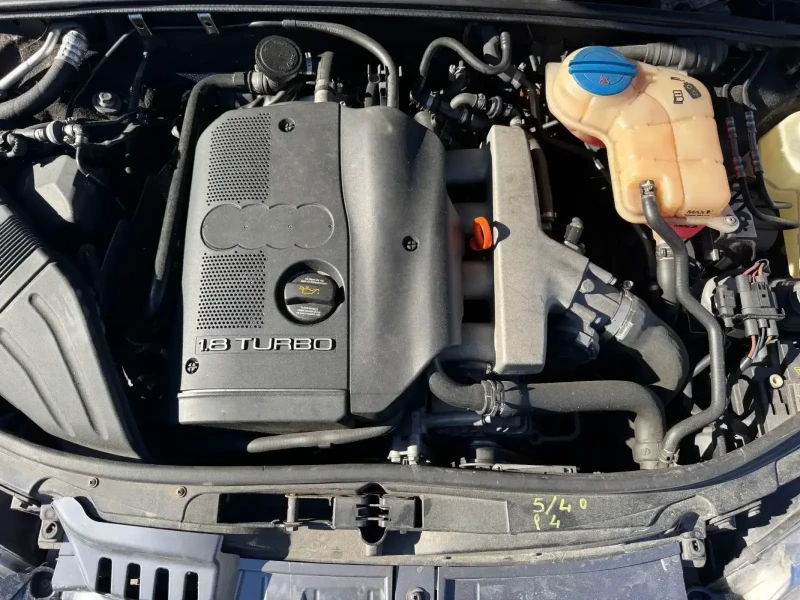 Audi A4 1.8T Bi-Xenon, снимка 15 - Автомобили и джипове - 52620785