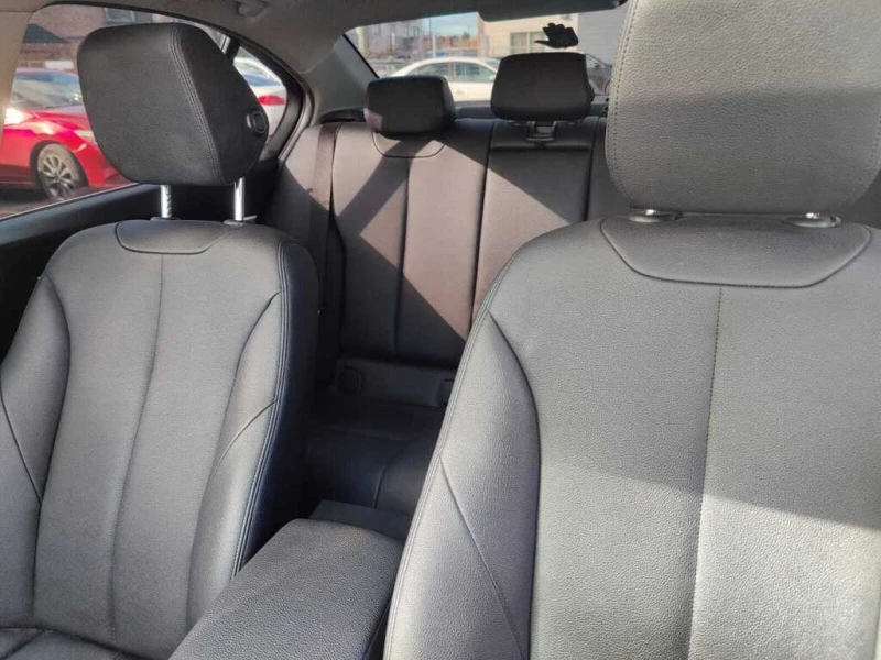 BMW 320 * xDrive * CARFAX * ЦЕНА ДО БГ, снимка 12 - Автомобили и джипове - 52931813