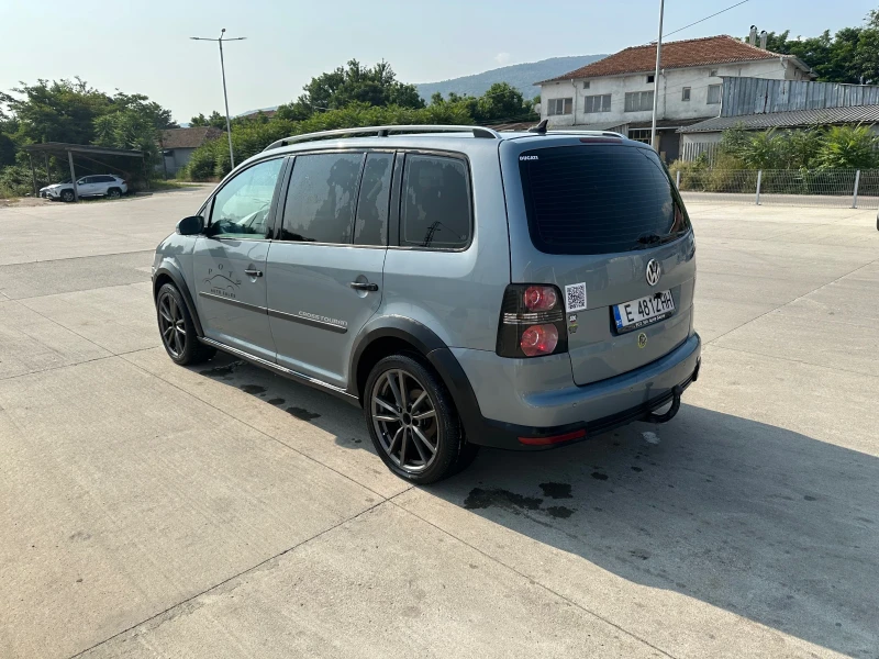 VW Touran Cross, снимка 4 - Автомобили и джипове - 53061646